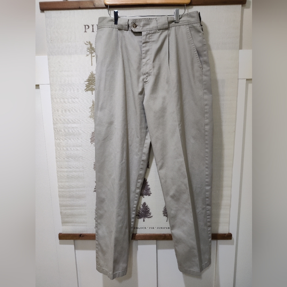 Tilley Endurables Men’s Khaki Pleated Travel Pants Size 34 Made in Canada